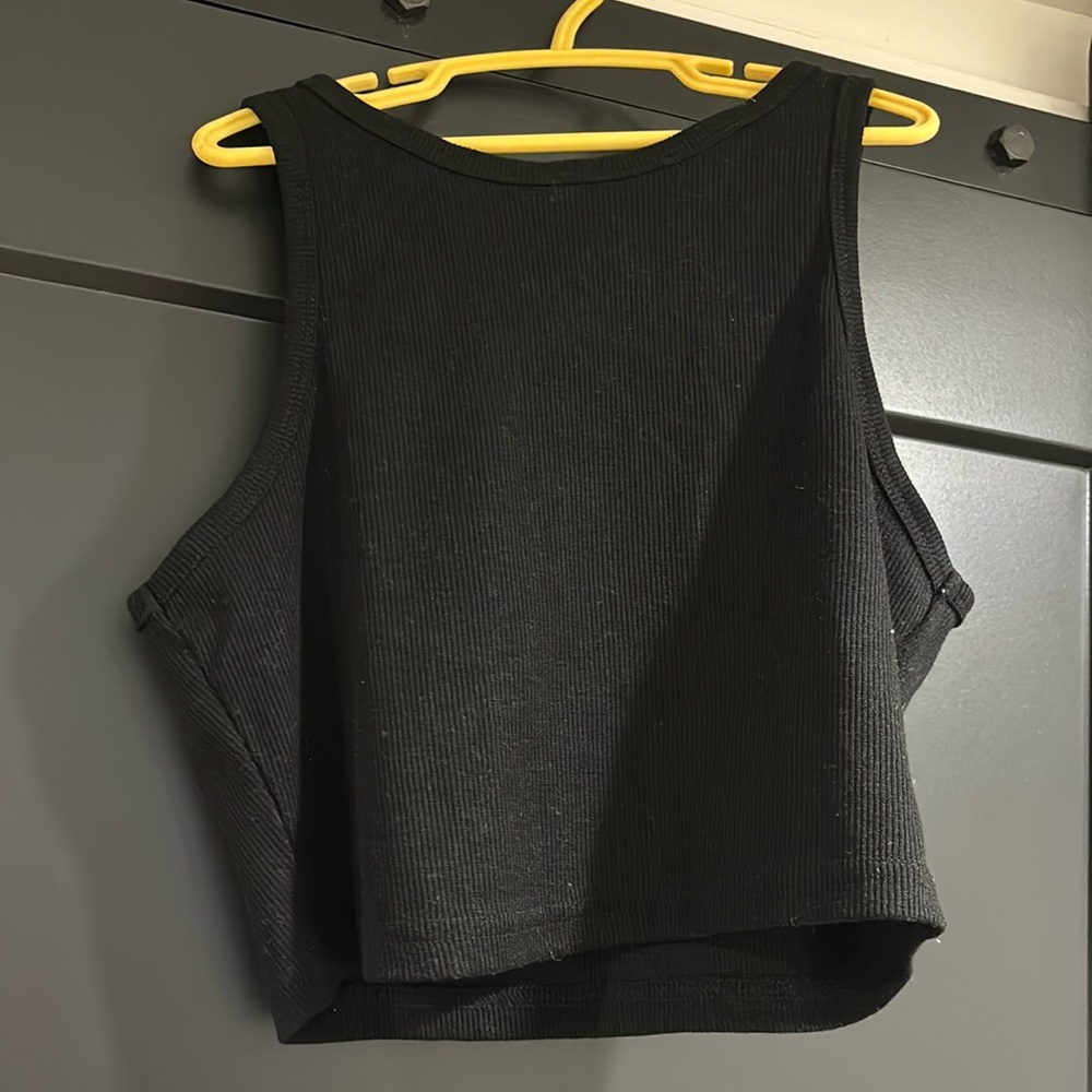 Black tank top- cropped